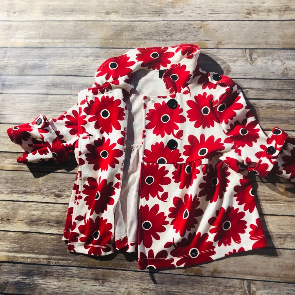 Girls cute red, black and white jacket! Si… - Picture 4 of 7